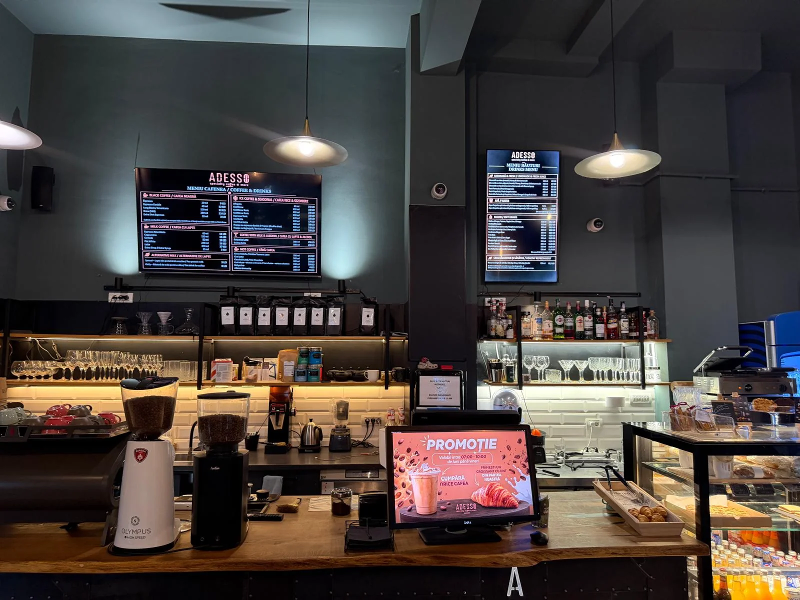 Bar im Café Adesso